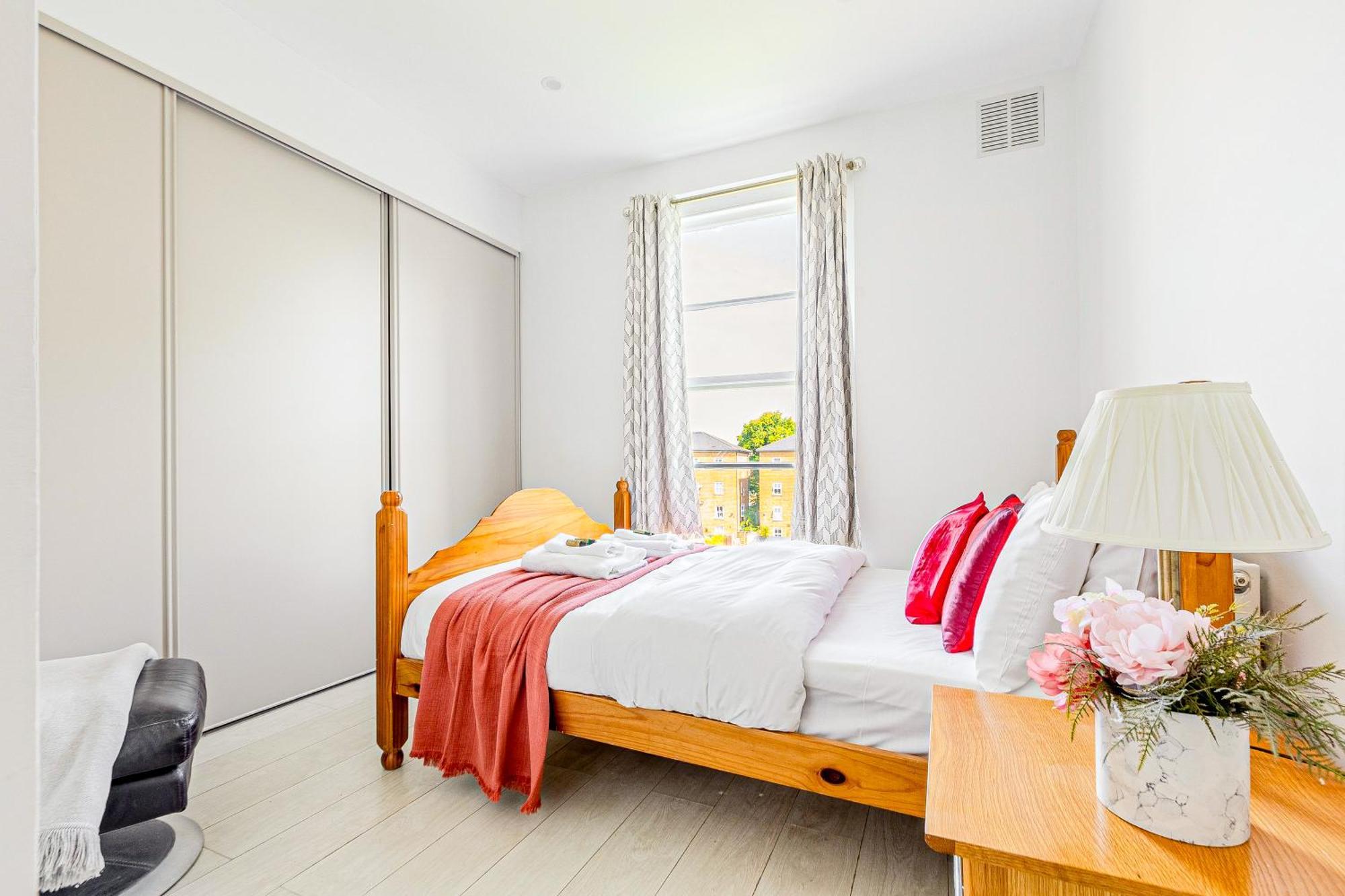 New Listing 2br Flat, 1min To Hampstead St Appartamento