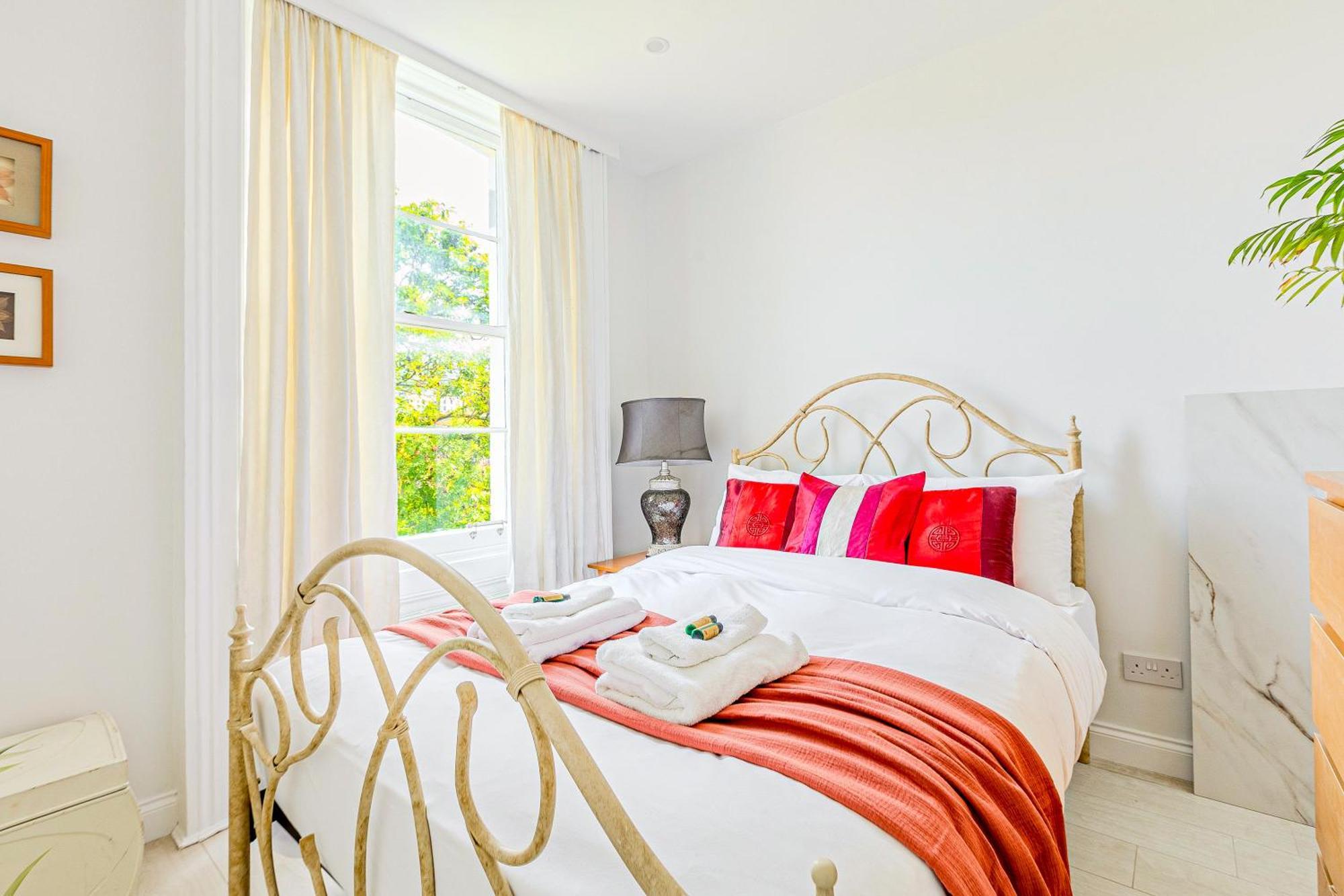 New Listing 2br Flat, 1min To Hampstead St *